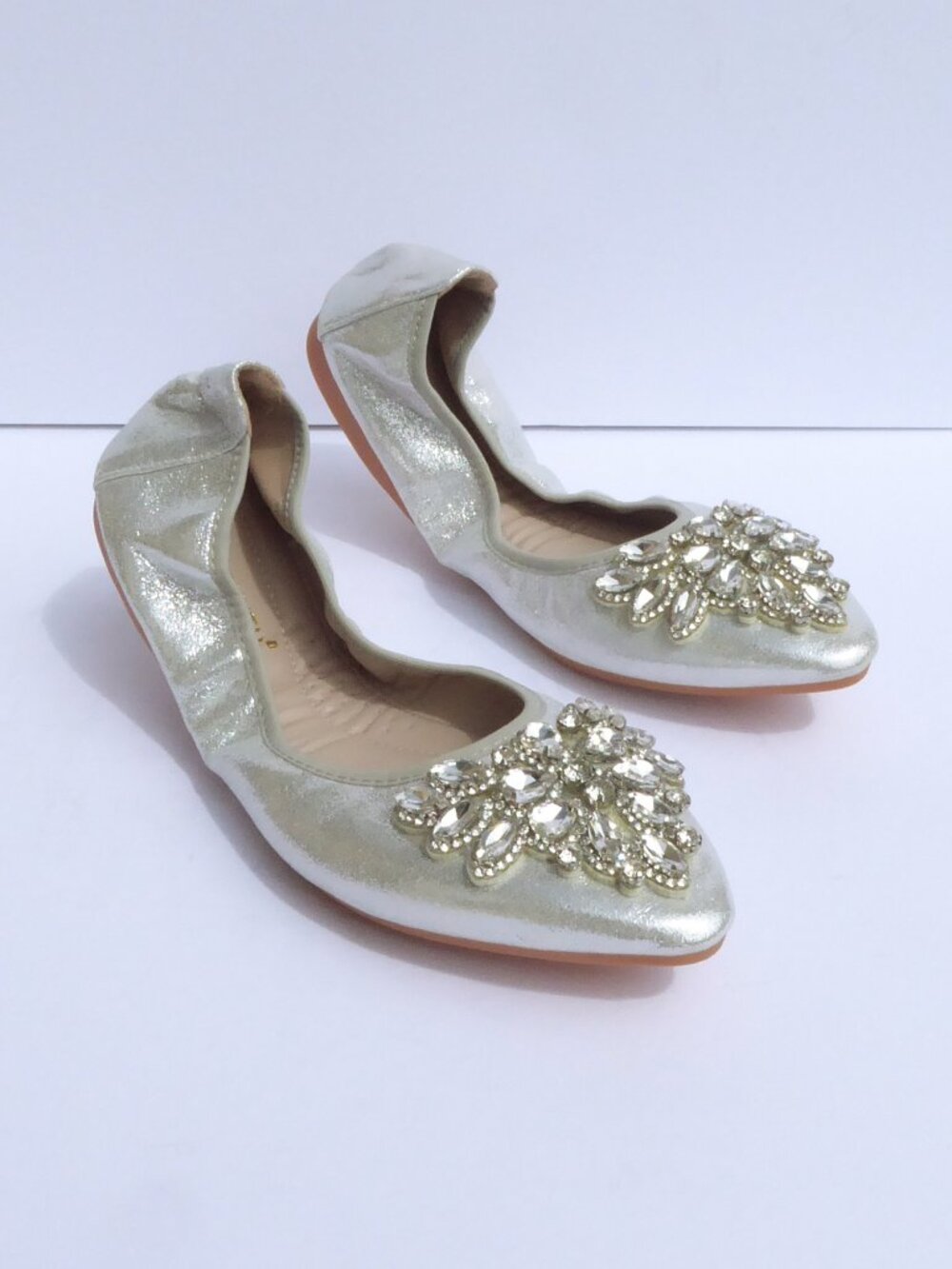 Silver faux metallic leather large rhinestone pointed toe foldable flats size 40